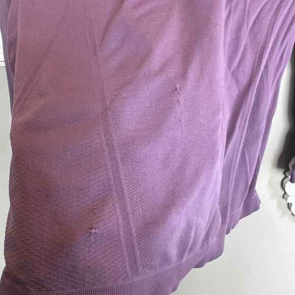 Athleta Purple Long Sleeve Compression Tee Medium Flaw - Picture 4 of 5